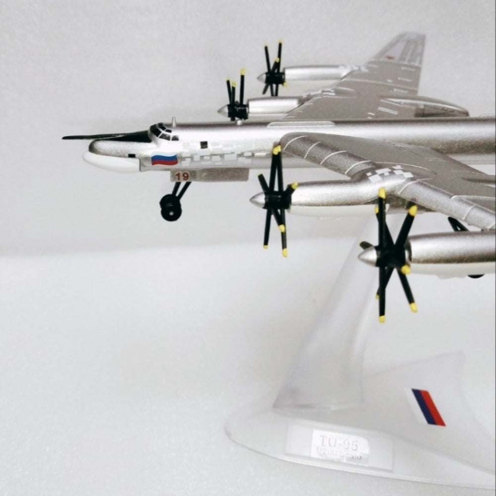 1/200 Scale Tupolev Tu-95 Bear Strategic Bomber Diecast Model Aircraft