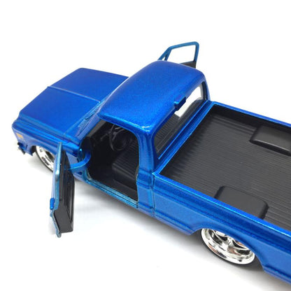 1/32 Scale 1972 Chevrolet Cheyenne Pickup Truck Diecast Model Car