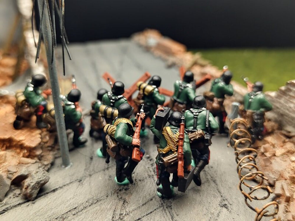 1/72 Scale WWII German Soldiers Painted Figures Set for Model Dioramas