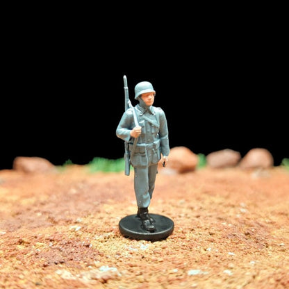 1/72 Scale WWII German Soldiers Painted Miniature Figures Set for Model Dioramas