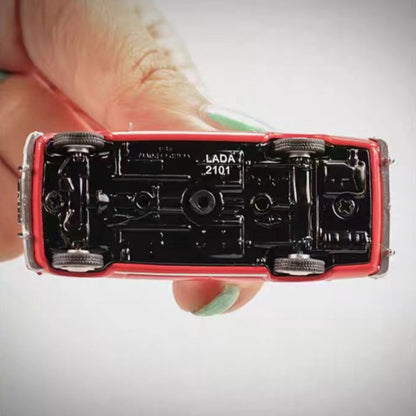 1/64 Scale Lada 2101 Soviet Compact Car VAZ-2101 Diecast Model