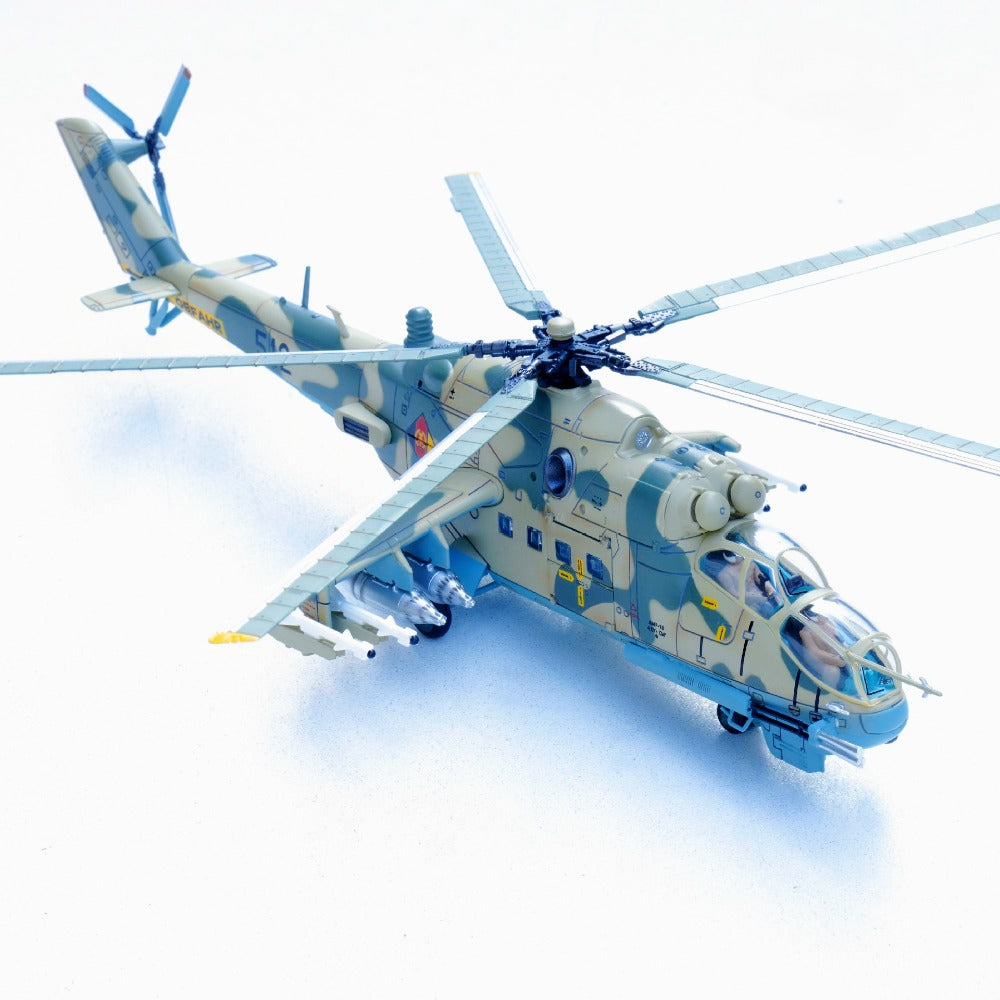 1/72 Scale Mil Mi-24P Helicopter East German Air Force Basepohl Air Base Diecast Model