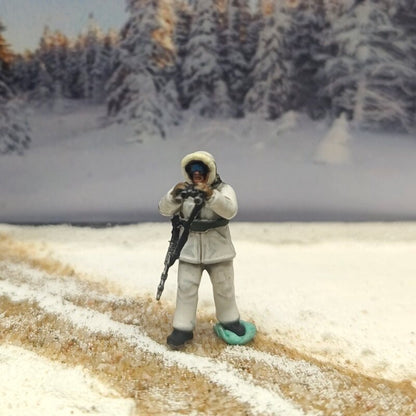 1/72 Scale Snow Soldiers Painted Figures for Model Dioramas