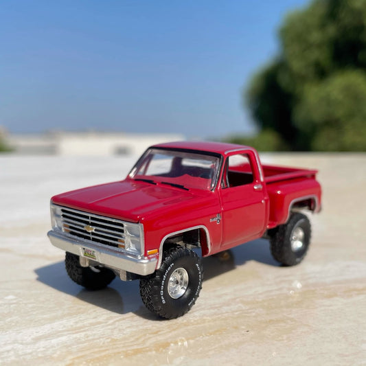 1/64 Scale Chevy Silverado Pickup Truck Diecast Model Car