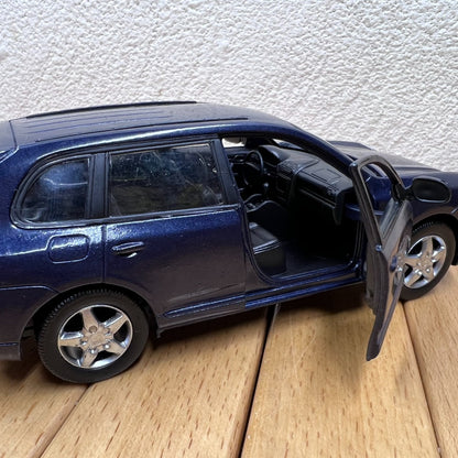 1/32 Scale 2004 Porsche Cayenne Turbo Luxury Crossover SUV Diecast Model Car