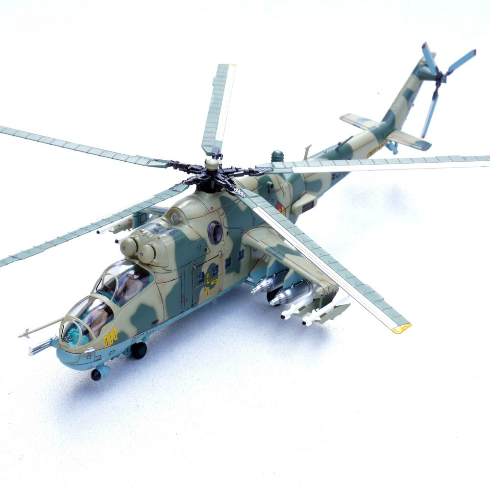 1/72 Scale Mil Mi-24P Helicopter East German Air Force Basepohl Air Base Diecast Model