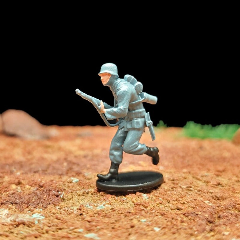 1/72 Scale WWII German Army Soldiers Painted Figures Set for Model Dioramas