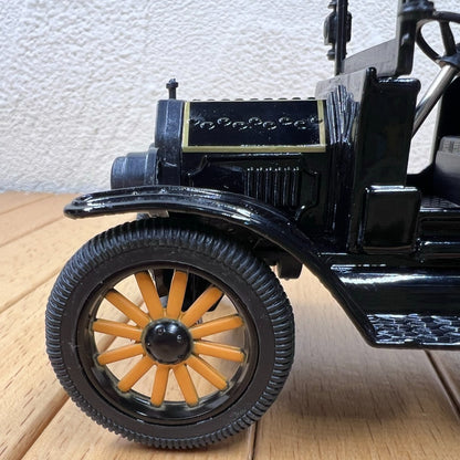 1/24 Scale 1917 Ford Model T Diecast Model Car