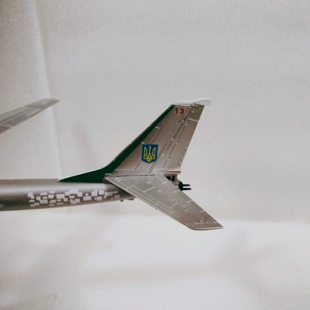 1/200 Scale Tupolev Tu-95 Bear Strategic Bomber Diecast Model Aircraft