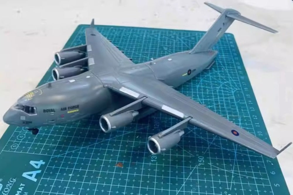 1/200 Scale Boeing C-17 Globemaster III Military Transport Aircraft Diecast Model
