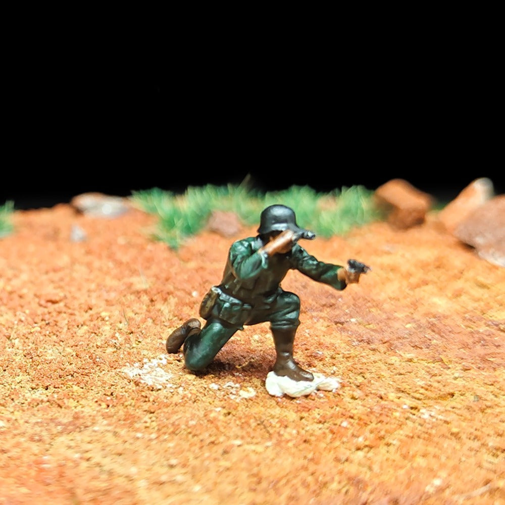 1/72 Scale WWII German Soldiers Painted Figurines for Model Dioramas