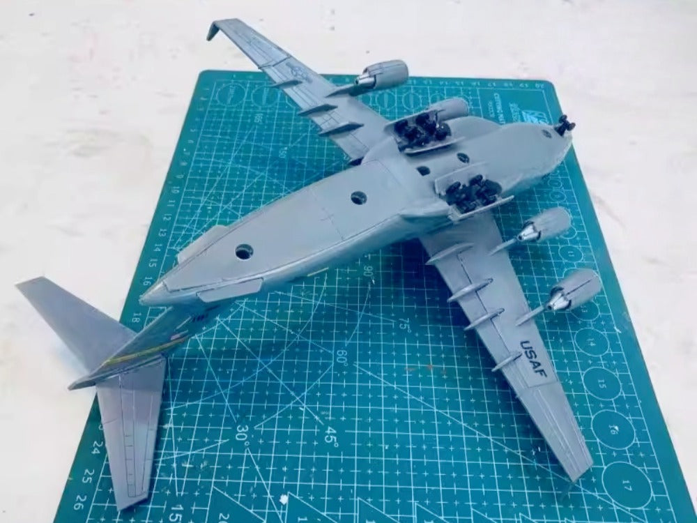 1/200 Scale Boeing C-17 Globemaster III Military Transport Aircraft Diecast Model