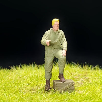 1/72 Scale WWII M4 Sherman Tank Soldiers Painted Figures for Model Dioramas
