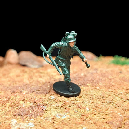 1/72 Scale WWII German Army Soldiers Painted Figurines for Model Dioramas