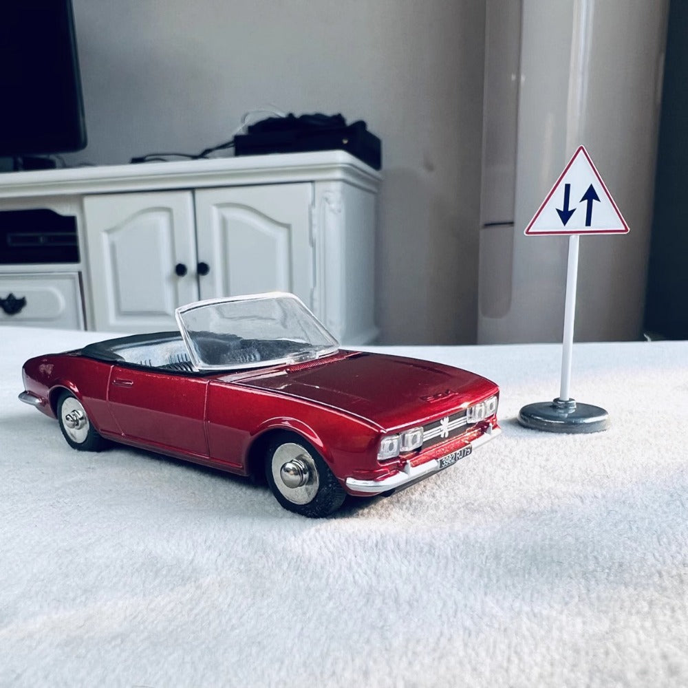 1/43 Scale Peugeot 504 Cabriolet Convertible Car Diecast Model