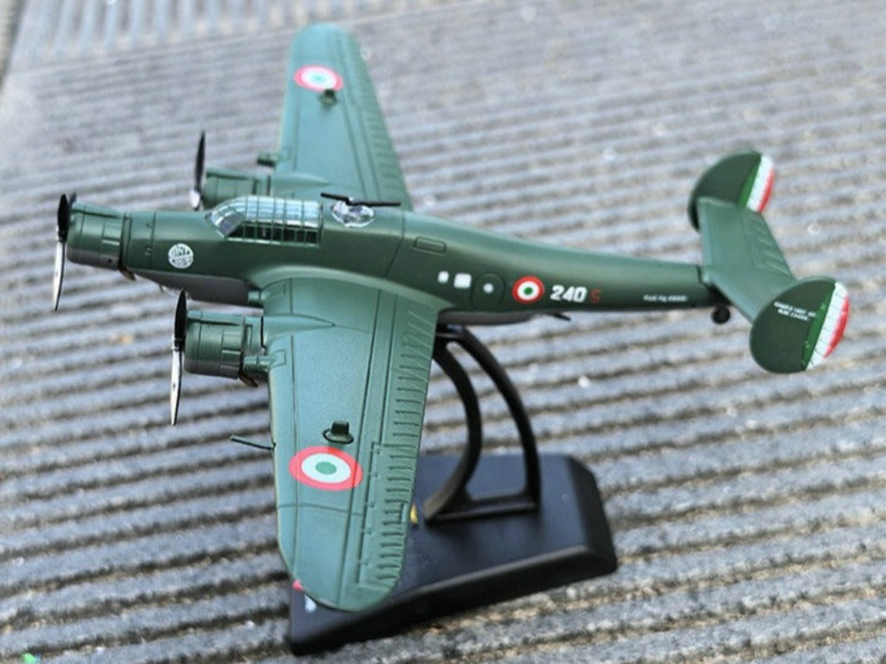 1/144 Scale CANT Z.1007 Alcione WWII Italian Medium Bomber Diecast Aircraft Model