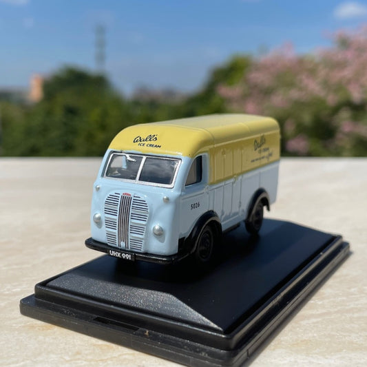 1/76 Scale Austin K8 Three Way Light commercial Van Diecast Model Car