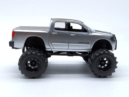 1/64 Scale 2006 Nissan Titan Monster Truck Diecast Model Car