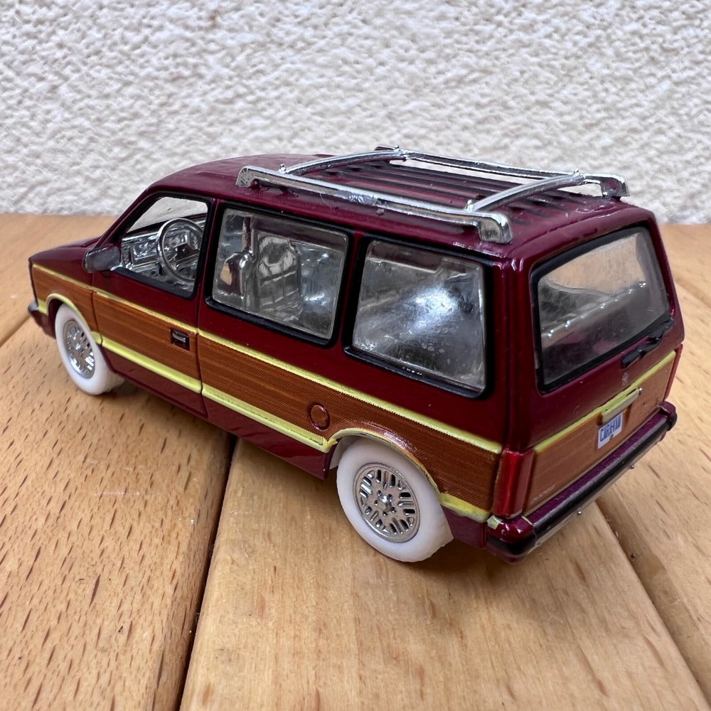 1/64 Scale Dodge Caravan Diecast Model Car