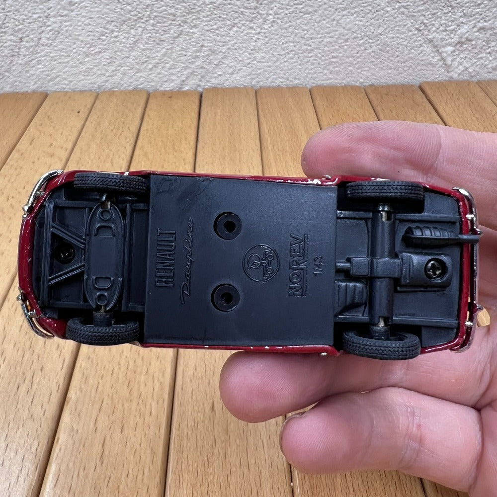 1/43 Scale 1960 Renault Dauphine Vintage Car Diecast Model