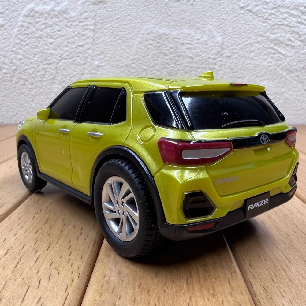 1/30 Scale Toyota Raize SUV Diecast Model Car Plastic
