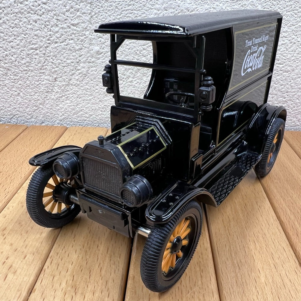 1/24 Scale 1917 Ford Model T Diecast Model Car