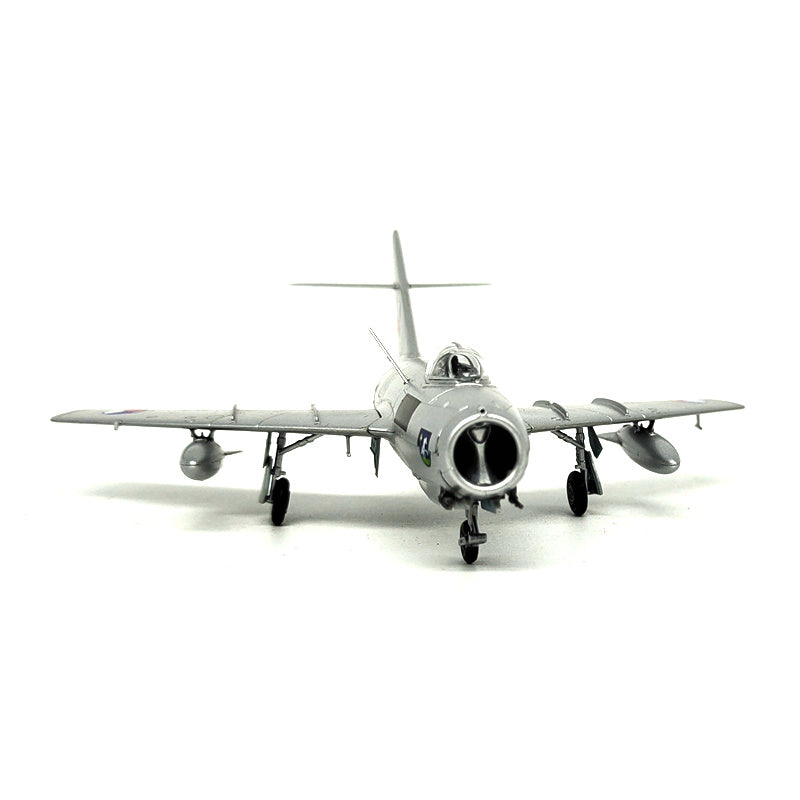 prebuilt 1/72 scale MiG-15 aircraft model 37132