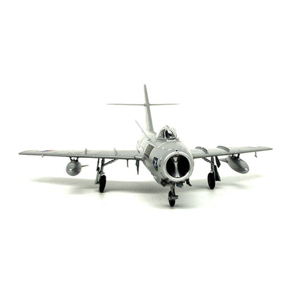 prebuilt 1/72 scale MiG-15 aircraft model 37132