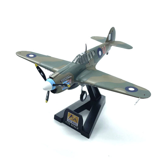 1/72 scale P-40E Tomahawk fighter aircraft model 37271