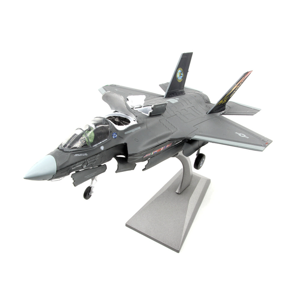 1/72 scale diecast F-35 Lightning II aircraft model